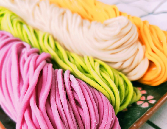 用面條機做面條實現跨行打劫-拓展新思維新格局