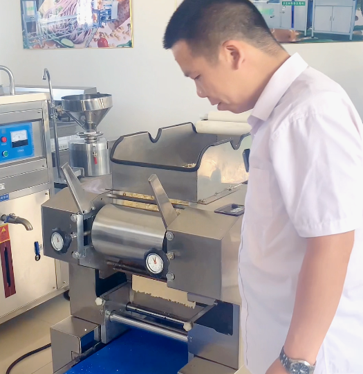 怎么使用壓面拌面一體機做面條 怎么使用壓面拌面一體機做面條