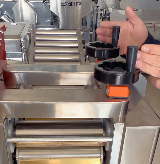 三好餃子機結構設計 三好餃子機結構設計