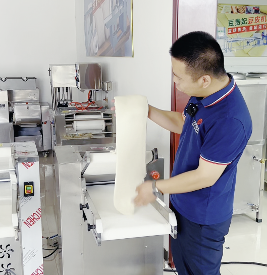 應(yīng)該使用什么樣的壓面機進行揉面那？