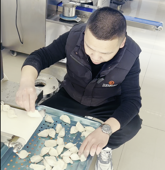 包子餃子一體機(jī)怎么做餃子 包子餃子一體機(jī)怎么做餃子